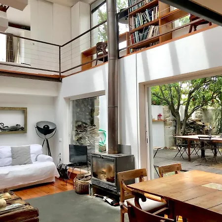 Amazing Mezzanine House With Garden - Centre * 리스본