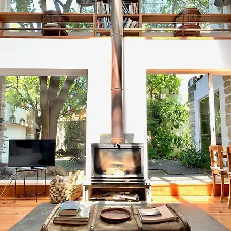 Amazing Mezzanine House With Garden - Centre 아파트