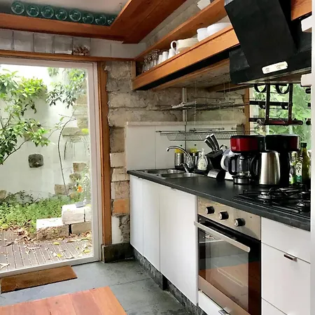 Apartment Amazing Mezzanine House With Garden - Centre *