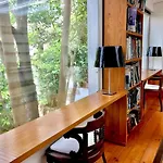 דירה Amazing Mezzanine House With Garden - Centre *