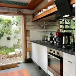 דירה Amazing Mezzanine House With Garden - Centre *