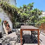 Amazing Mezzanine House With Garden - Centre ליסבון